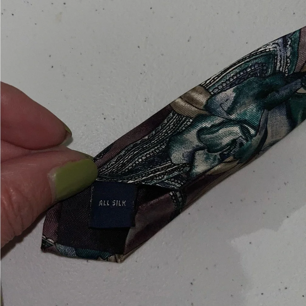 NIBag Stafford All Silk Elegant Floral Paisley Tie